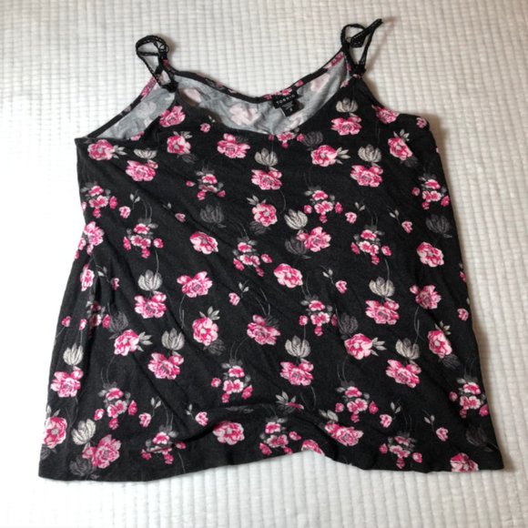 Torrid Black Floral Crochet Trim Tank Top Size 2 - Picture 6 of 8